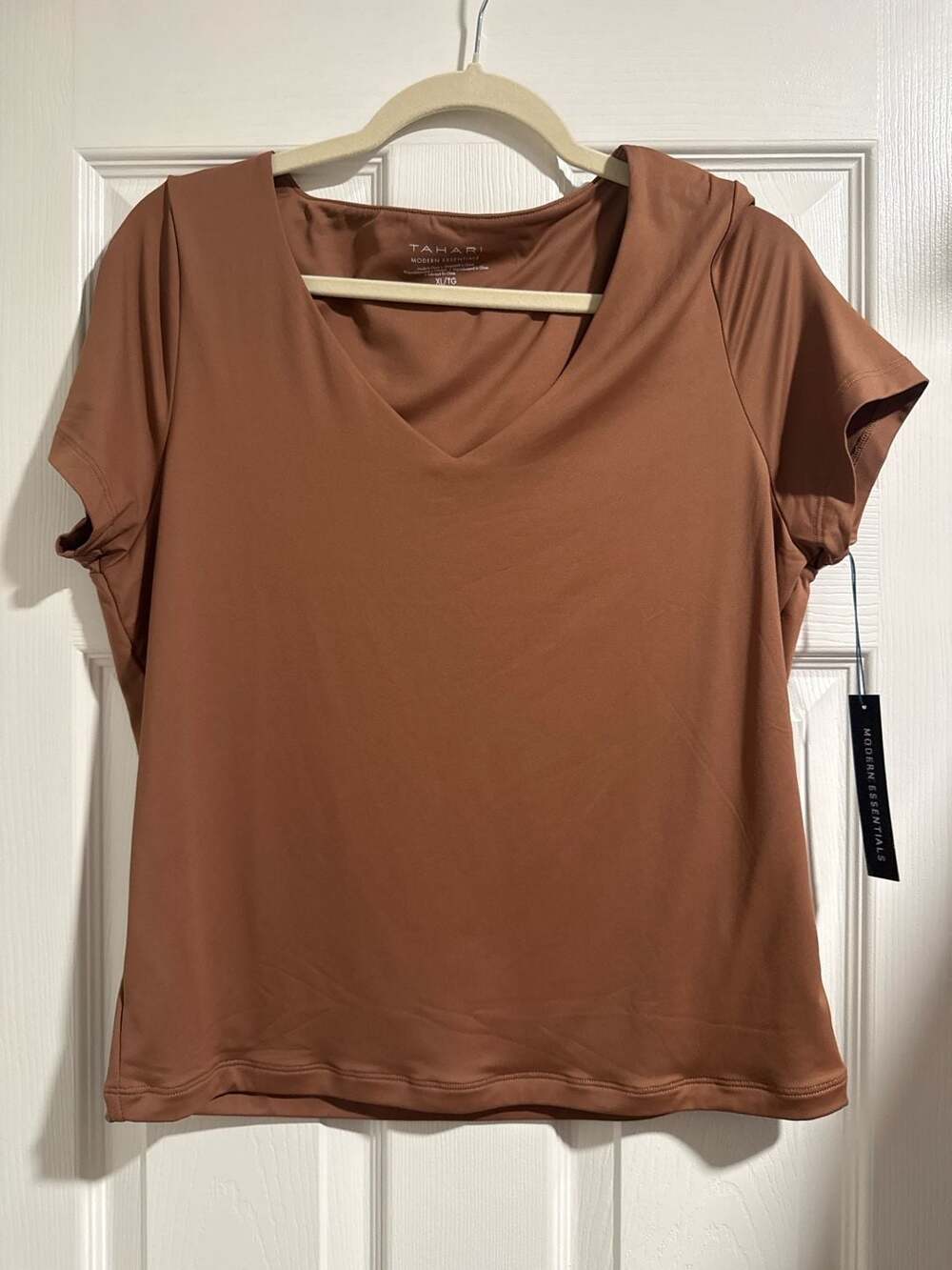 Tahari Modern Essentials V-Neck T-Shirt Size XL/TG Brown